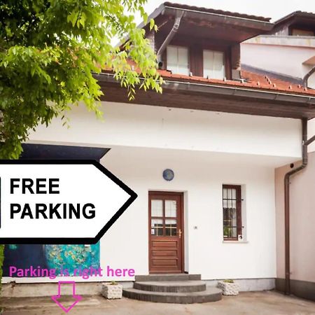 Apartamento Avrora House Free Parking In Old Town Liubliana Exterior foto