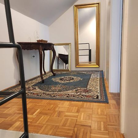 Apartamento Avrora House Free Parking In Old Town Liubliana Exterior foto