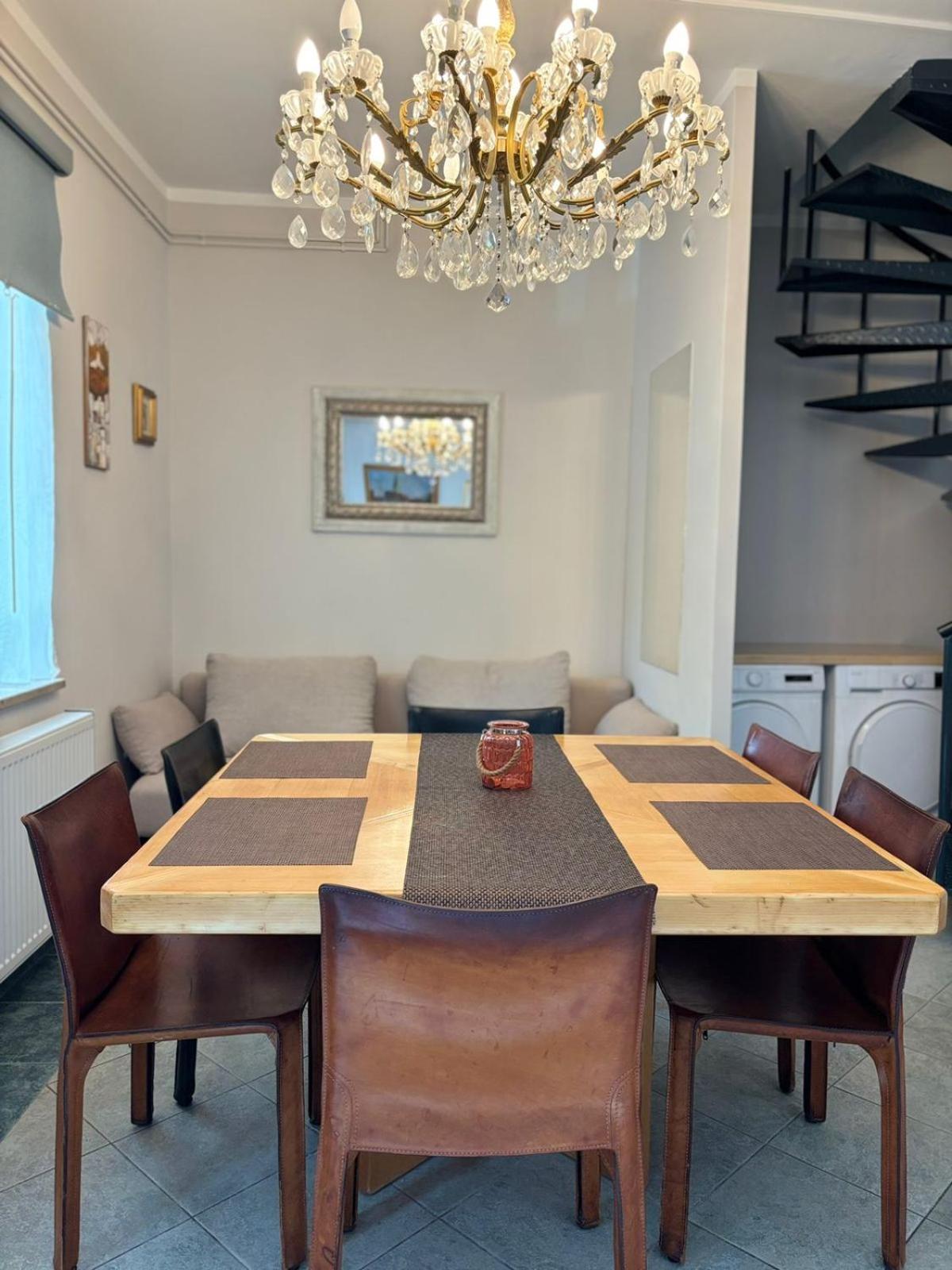 Apartamento Avrora House Free Parking In Old Town Liubliana Exterior foto