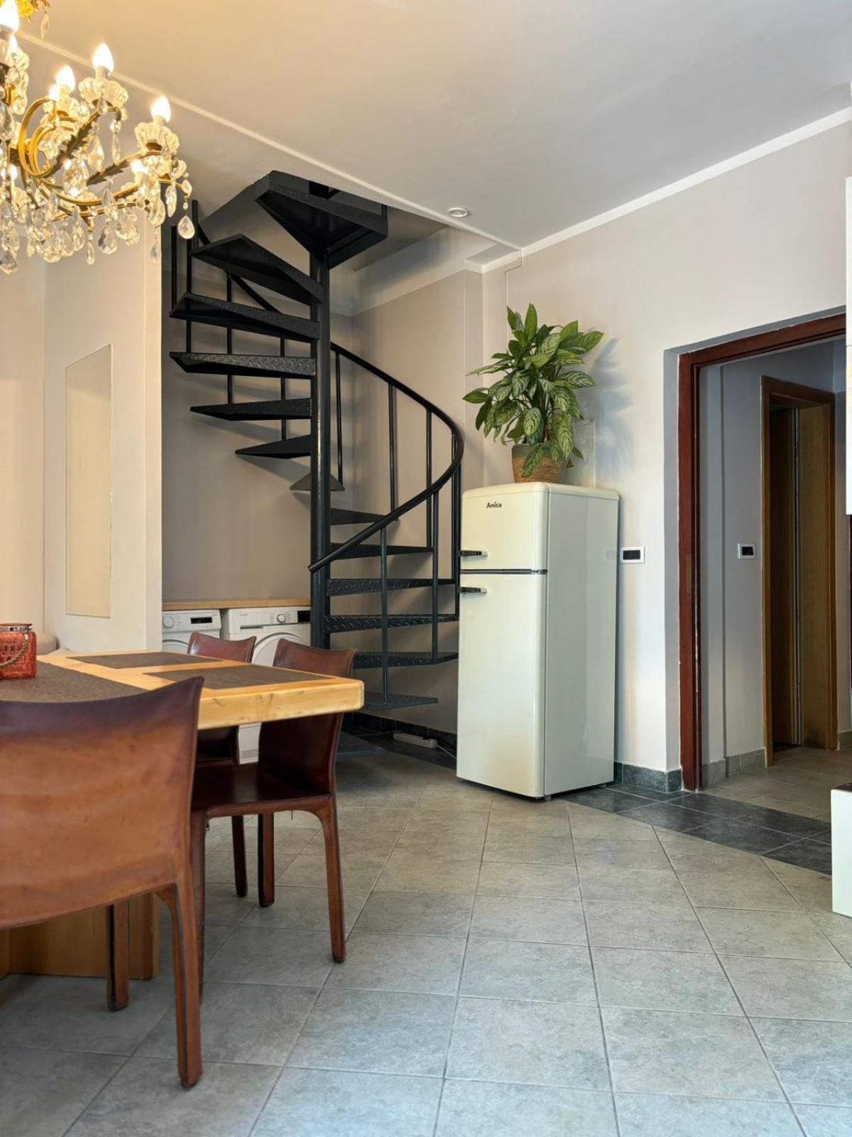 Apartamento Avrora House Free Parking In Old Town Liubliana Exterior foto